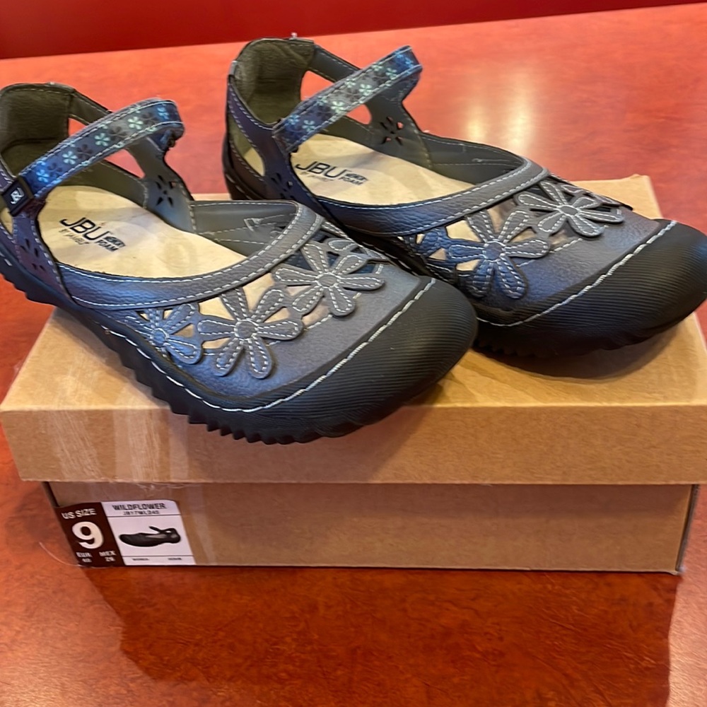JBU by Jambu denim blue, wildflower shoes, size 9